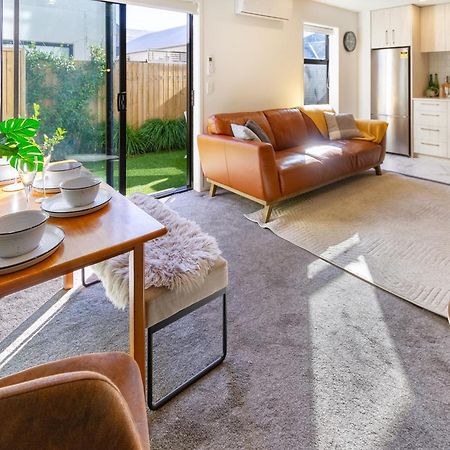 Gorgeous In Green - 2 Bed Central Oasis W/King Bed Christchurch Dış mekan fotoğraf