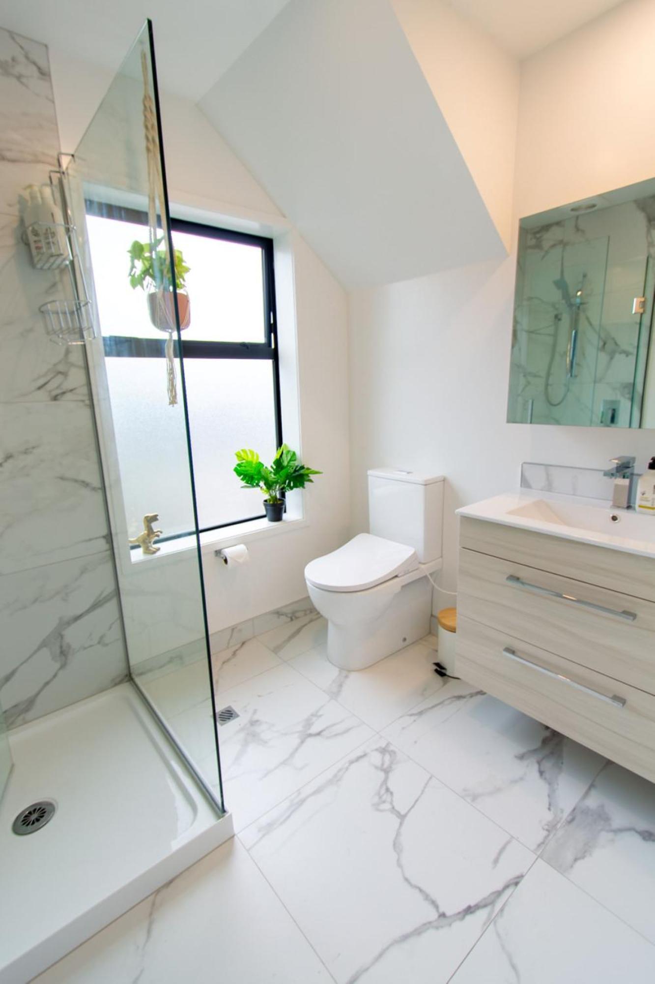 Gorgeous In Green - 2 Bed Central Oasis W/King Bed Christchurch Dış mekan fotoğraf