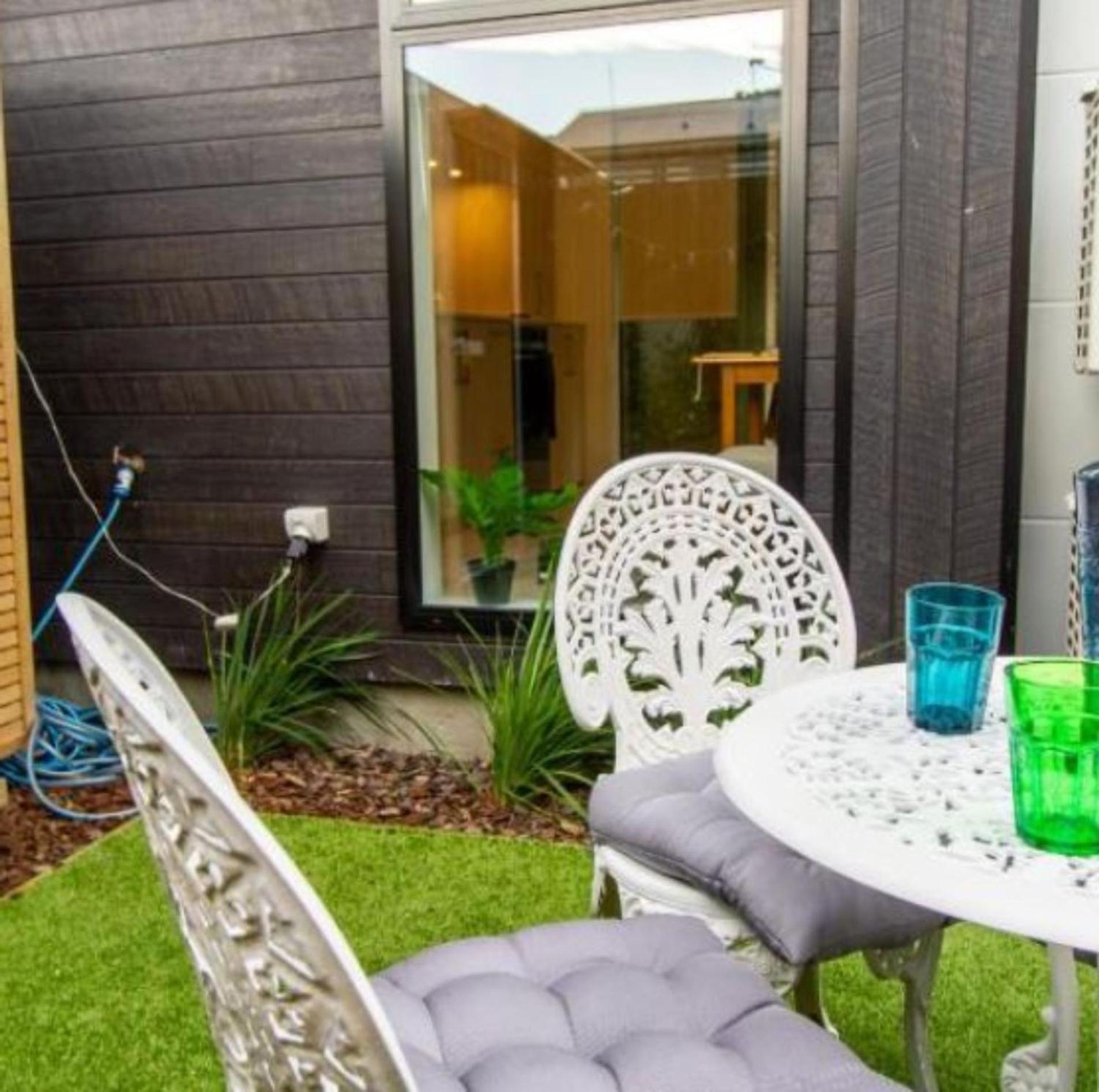 Gorgeous In Green - 2 Bed Central Oasis W/King Bed Christchurch Dış mekan fotoğraf
