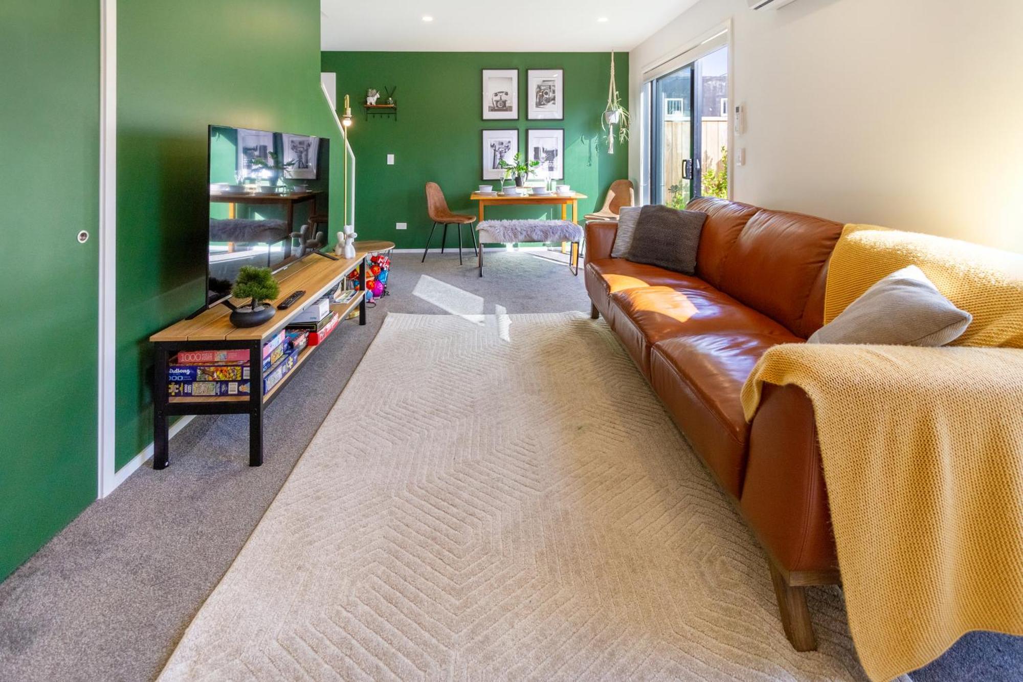Gorgeous In Green - 2 Bed Central Oasis W/King Bed Christchurch Dış mekan fotoğraf